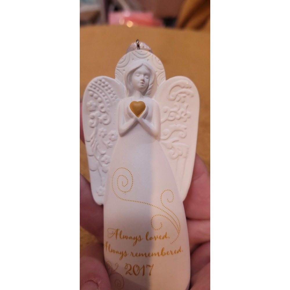 Hallmark 2017 "In Remembrance Angel" - Picture 4 of 6